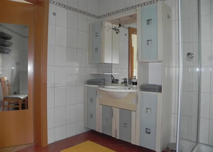 Muster Dominkusch Ii * ليوتسشاخ